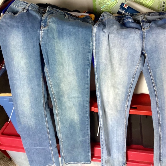 Buffalo Ladies Jeans 6x32 Two Pairs - Picture 4 of 6